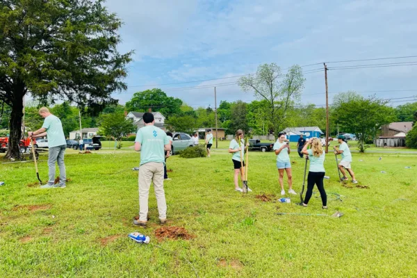 StoneRiver and United Way Hands On Join Forces to Cultivate a Greener Future in Midfield